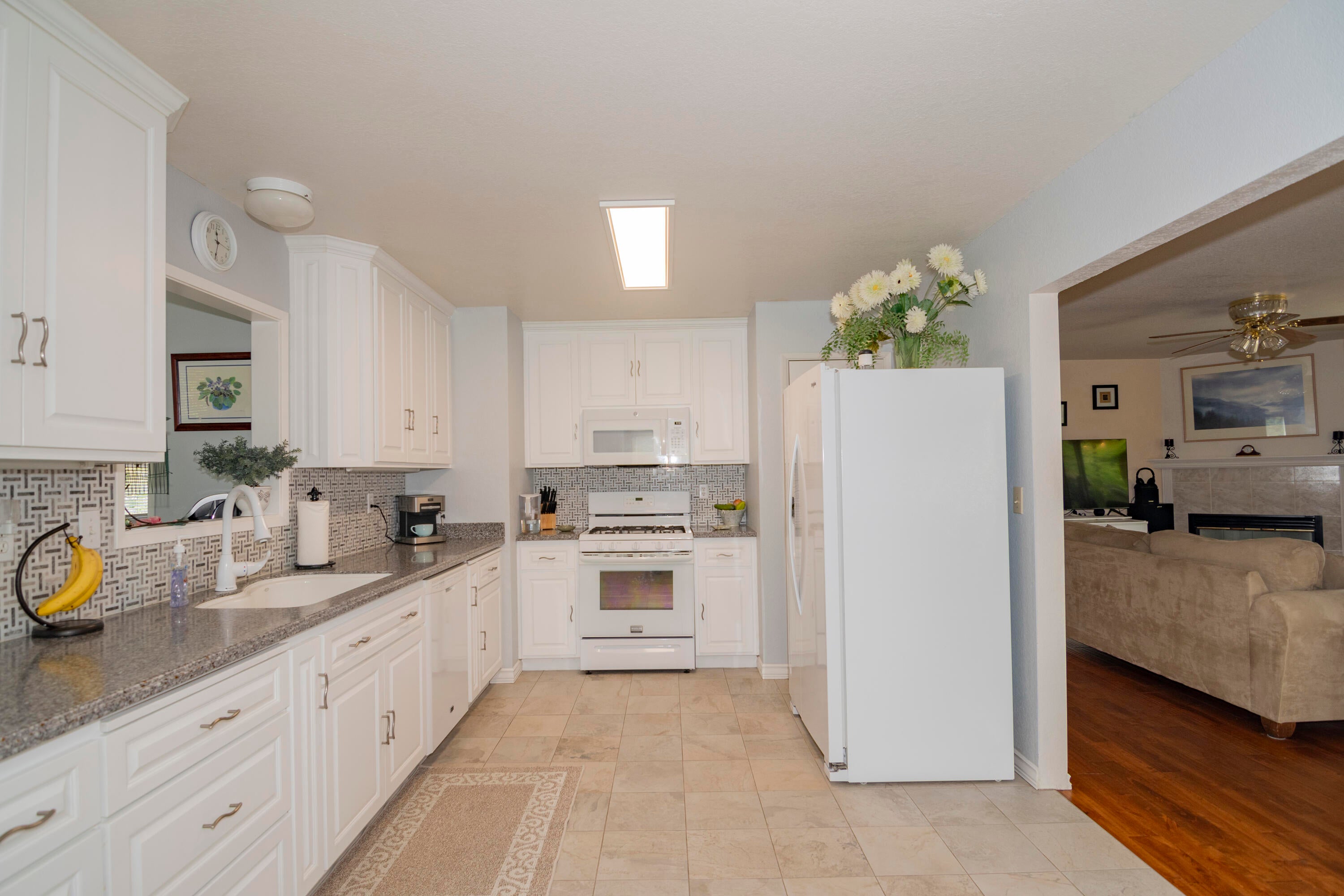 1728 Minear Road Medford, OR 97501 - Photo 12 of 68 Kitchen