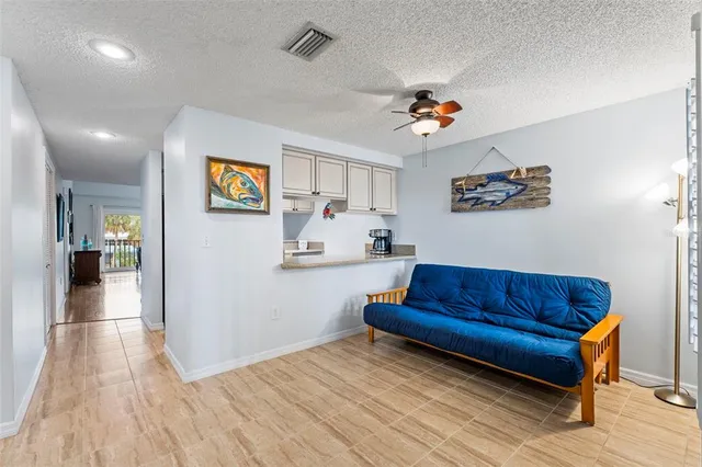 $3,275 | 4212 126th Street West, Unit 401, Cortez, FL 34215