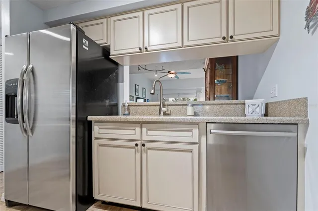 $3,275 | 4212 126th Street West, Unit 401, Cortez, FL 34215