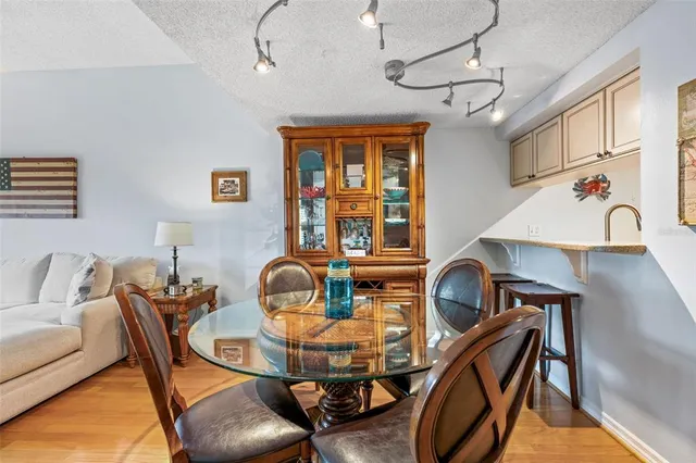 $3,275 | 4212 126th Street West, Unit 401, Cortez, FL 34215