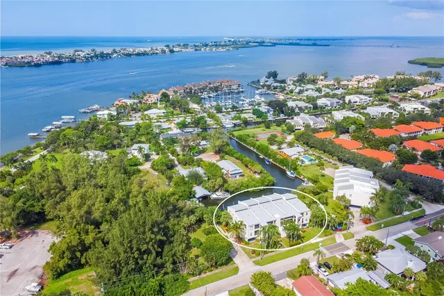 $3,275 | 4212 126th Street West, Unit 401, Cortez, FL 34215