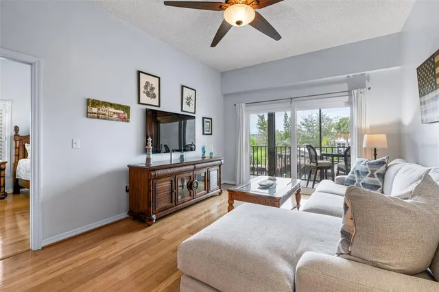 $3,275 | 4212 126th Street West, Unit 401, Cortez, FL 34215