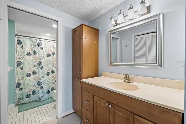 $3,275 | 4212 126th Street West, Unit 401, Cortez, FL 34215