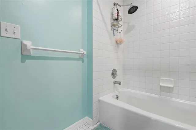 $3,275 | 4212 126th Street West, Unit 401, Cortez, FL 34215