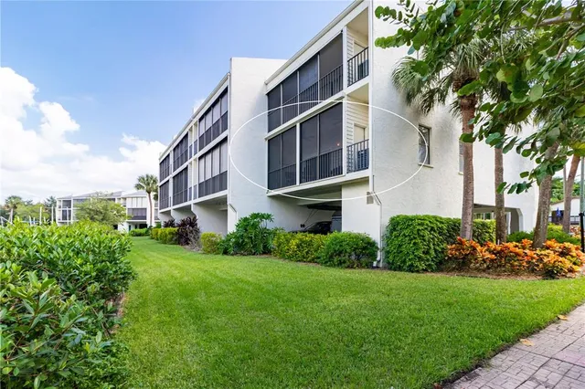 $3,275 | 4212 126th Street West, Unit 401, Cortez, FL 34215