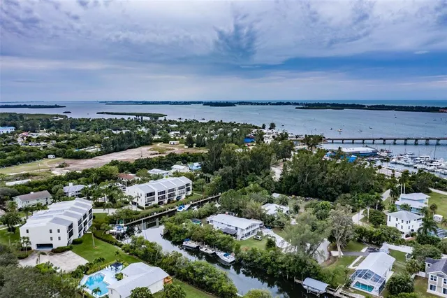 $3,275 | 4212 126th Street West, Unit 401, Cortez, FL 34215