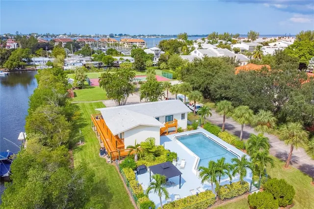 $3,275 | 4212 126th Street West, Unit 401, Cortez, FL 34215