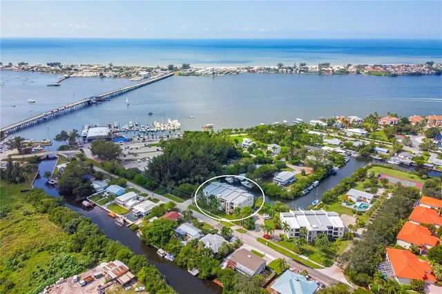 $3,275 | 4212 126th Street West, Unit 401, Cortez, FL 34215