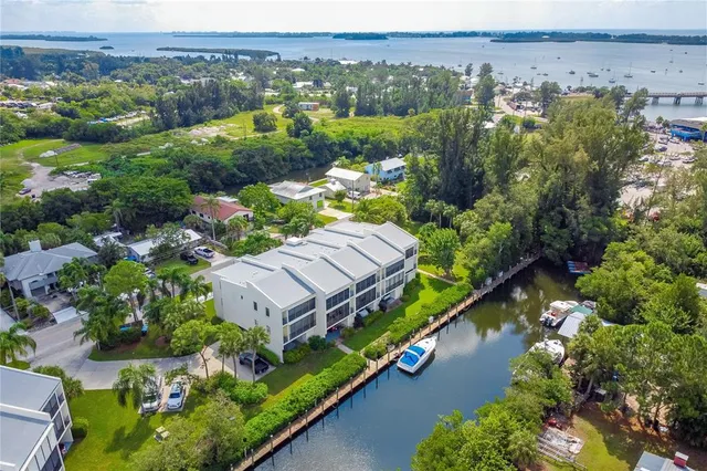 $3,275 | 4212 126th Street West, Unit 401, Cortez, FL 34215