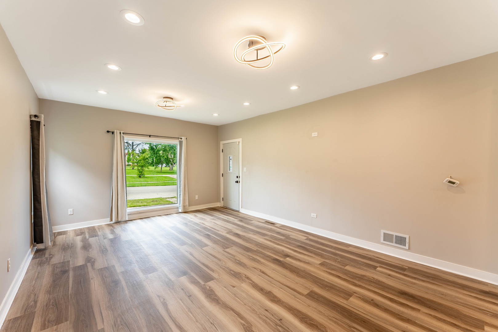 1076 East Maple Street Kankakee, IL 60901 - Photo 4 of 47