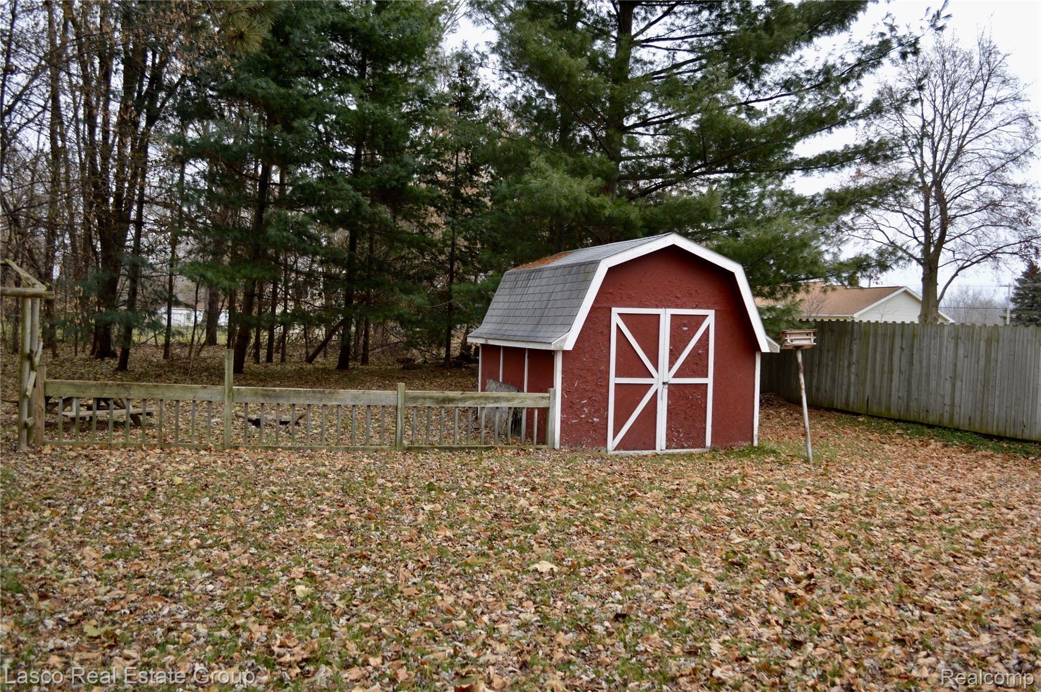 7028 Carpenter Road Flushing, MI 48433 - Photo 16 of 16 DSC_0437.jpg