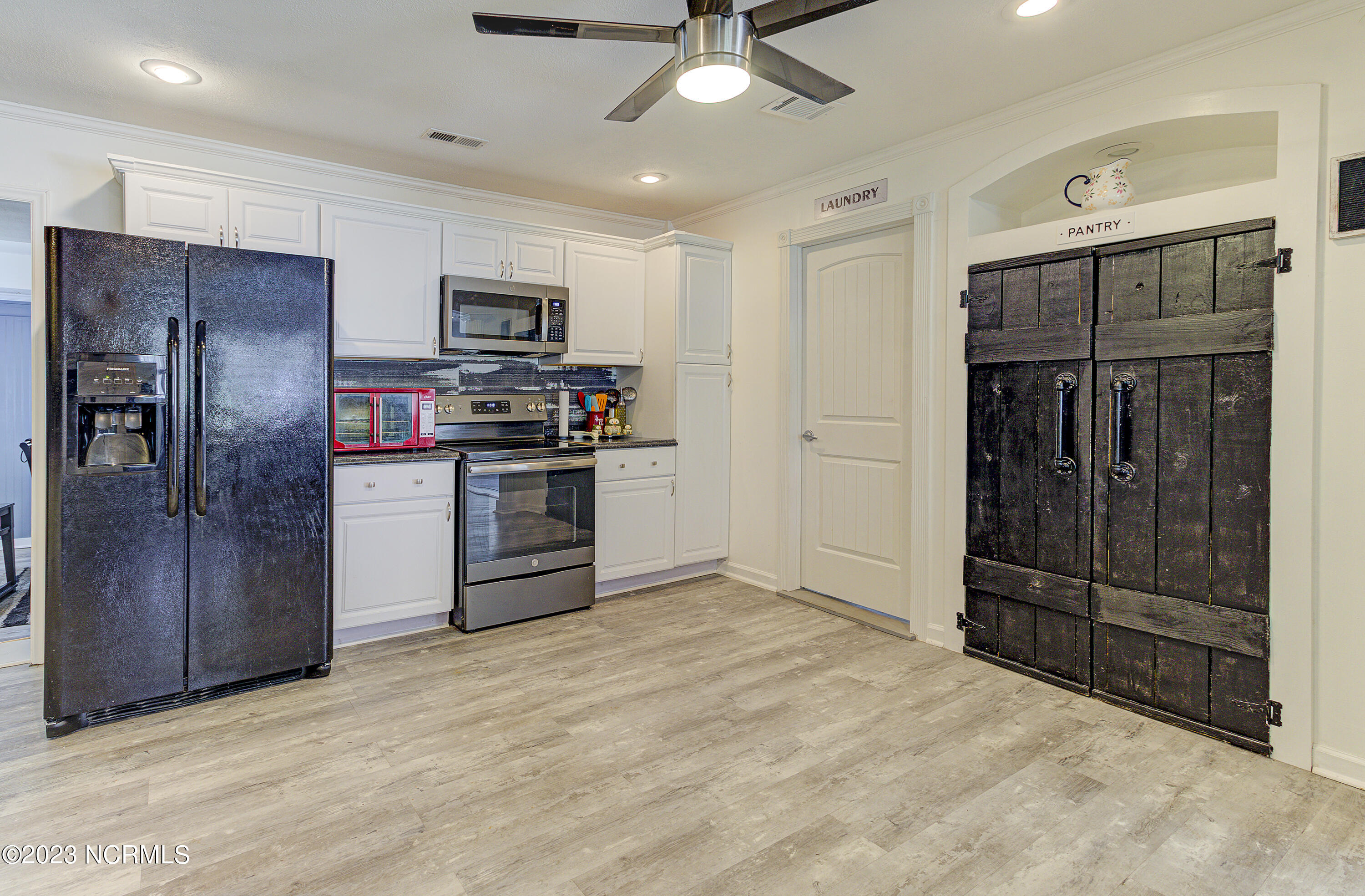 505 Manet Road Wilmington, NC 28412 - Photo 9 of 23 C99302B2-F1A2-4174-8D44-7B2687E0E58F