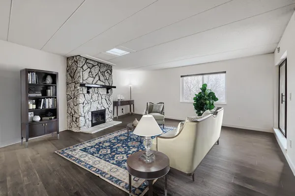 $229,900 | 3320 Louisiana Avenue South, Unit 510, St. Louis Park, MN 55426