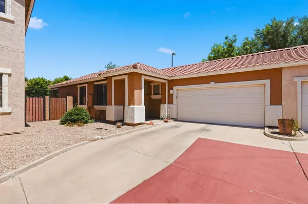 $3,300 | 881 South Porter Street, Gilbert, AZ 85296