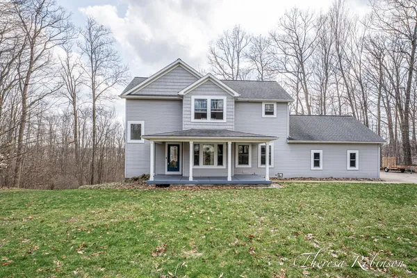 $399,900 | 2232 Pointe N Drive, Cedar Springs, MI 49319