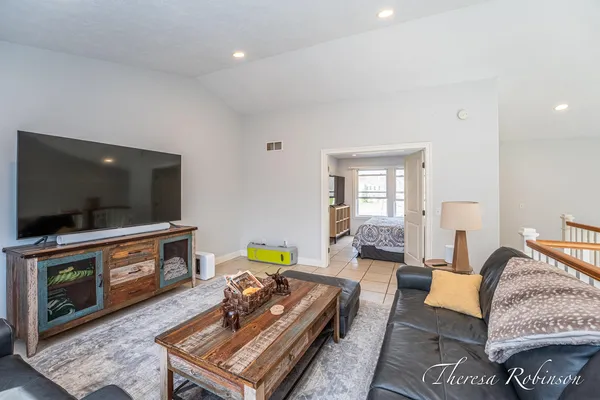 $399,900 | 2232 Pointe N Drive, Cedar Springs, MI 49319