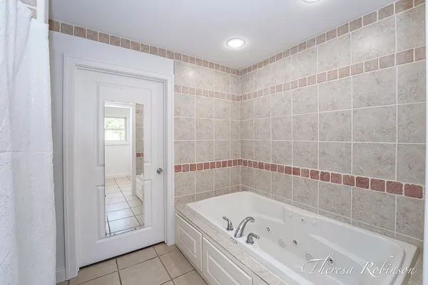 $399,900 | 2232 Pointe N Drive, Cedar Springs, MI 49319
