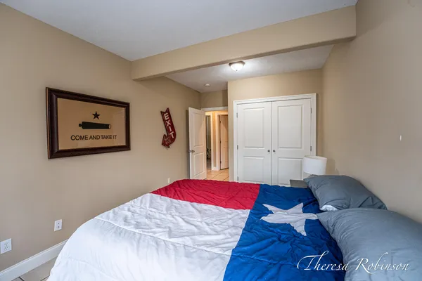 $399,900 | 2232 Pointe N Drive, Cedar Springs, MI 49319