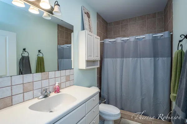 $399,900 | 2232 Pointe N Drive, Cedar Springs, MI 49319