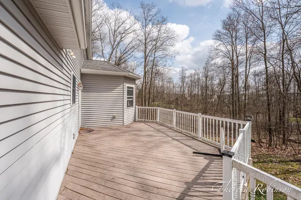 $399,900 | 2232 Pointe N Drive, Cedar Springs, MI 49319