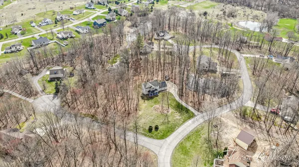 $399,900 | 2232 Pointe N Drive, Cedar Springs, MI 49319