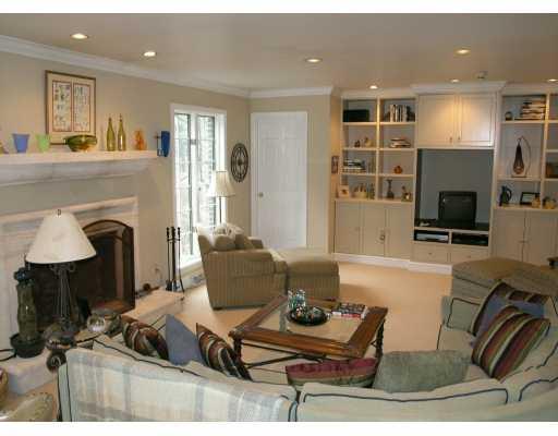 930 Old Mill Road Pittsburgh, PA 15238 - Photo 5 of 8 Living Room.