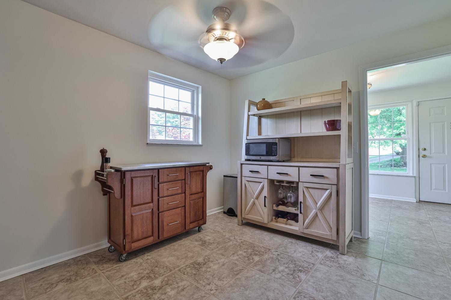 6454 Hayes Road Cincinnati, OH 45248 - Photo 15 of 42