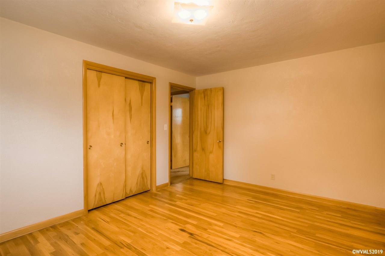 4017 Lone Oak Road Southeast Salem, OR 97302 - Photo 23 of 31 Gallery Image 23