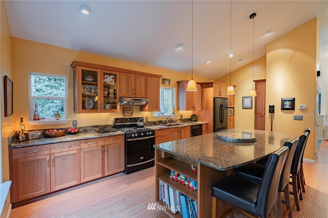 4265 Ridgewood Avenue Bellingham, WA 98229 - Photo 9 of 16 Gallery Image 9