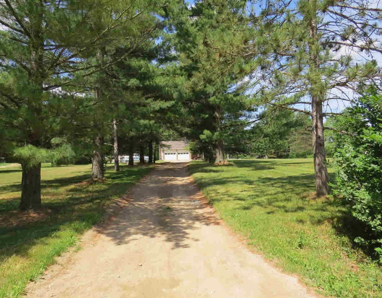 12138 Odell Road Linden, MI 48451 - Photo 22 of 27 21310585-21.JPG