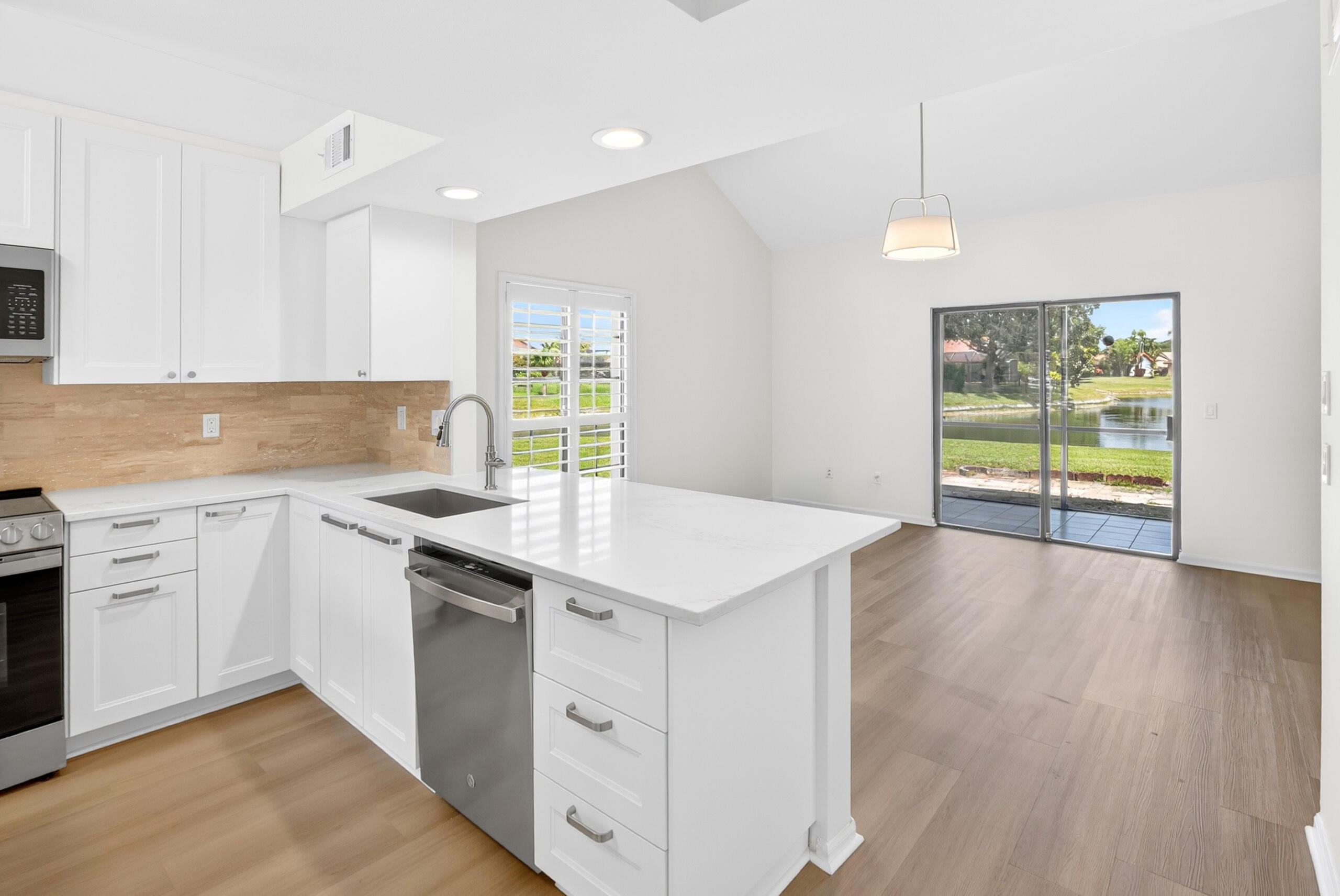 10321 Windswept Place Boca Raton, FL 33498 - Photo 5 of 28 Kitchen and Dining