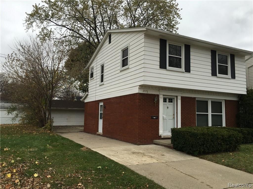 2078 Ridgemont Road Grosse Pointe, MI 48236 - Photo 2 of 14 IMG_8174.JPG