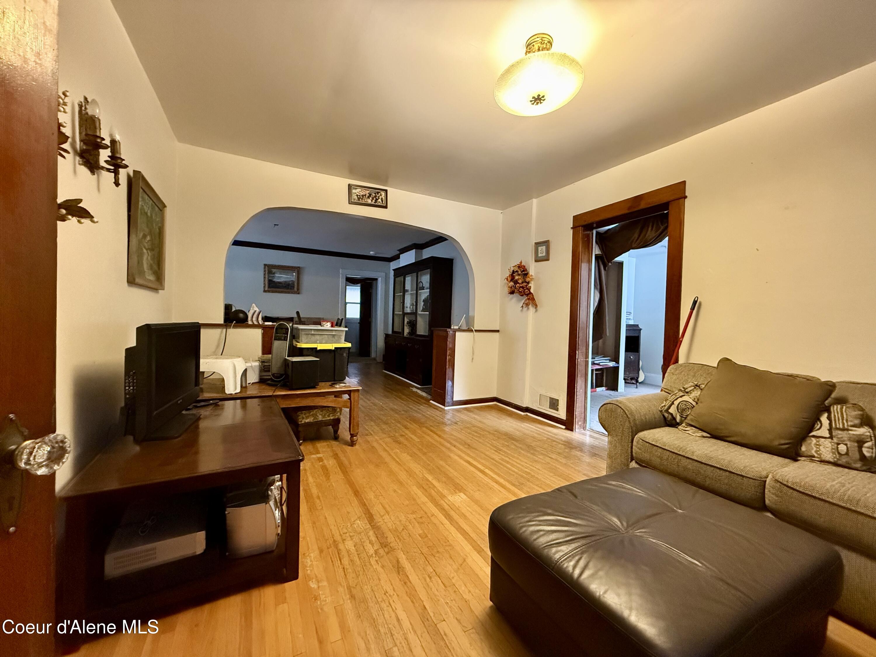 910 Main Street Wardner, ID 83837 - Photo 30 of 53 Living Room 1