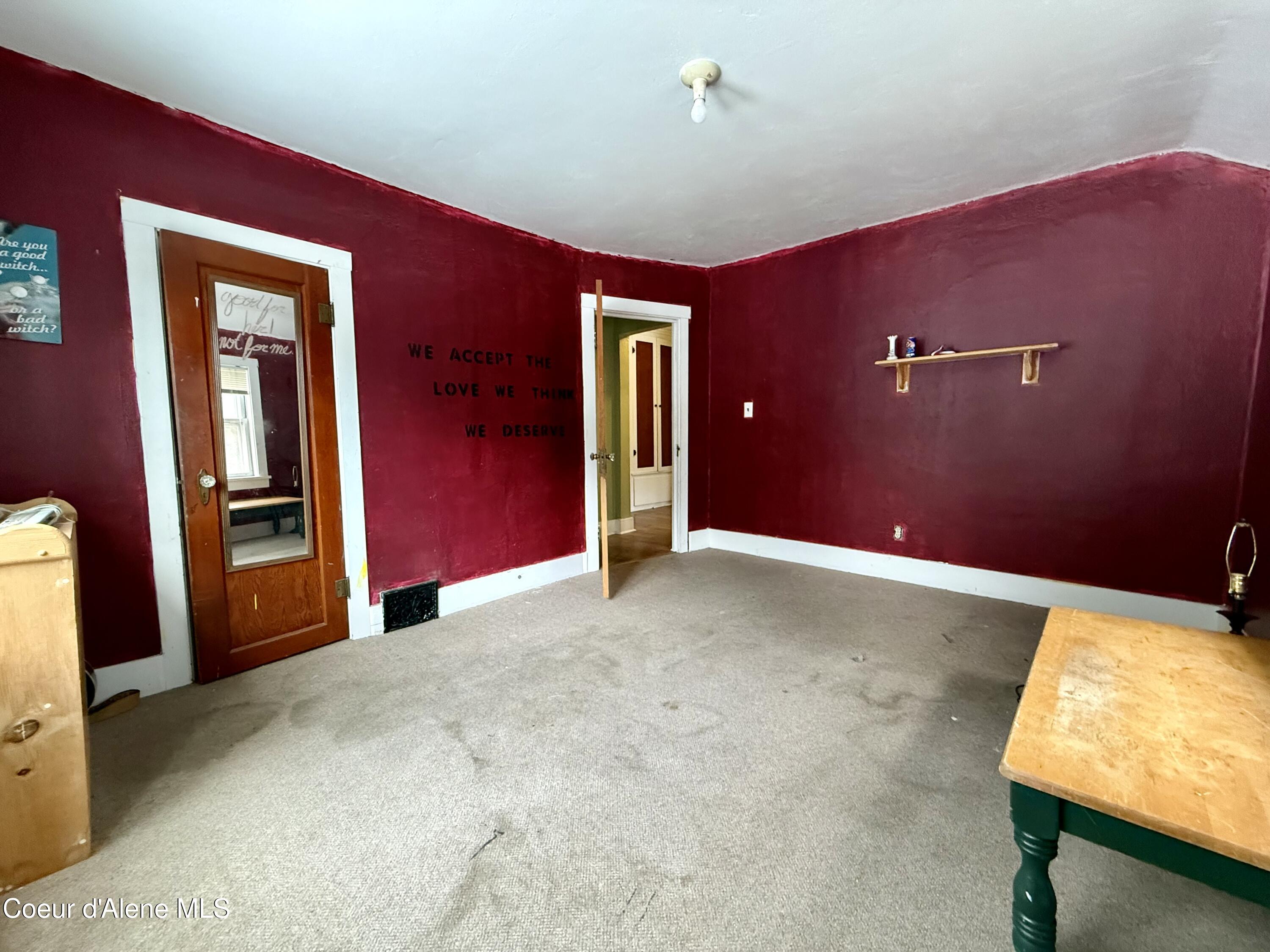 910 Main Street Wardner, ID 83837 - Photo 40 of 53 Second Floor Bedroom 6