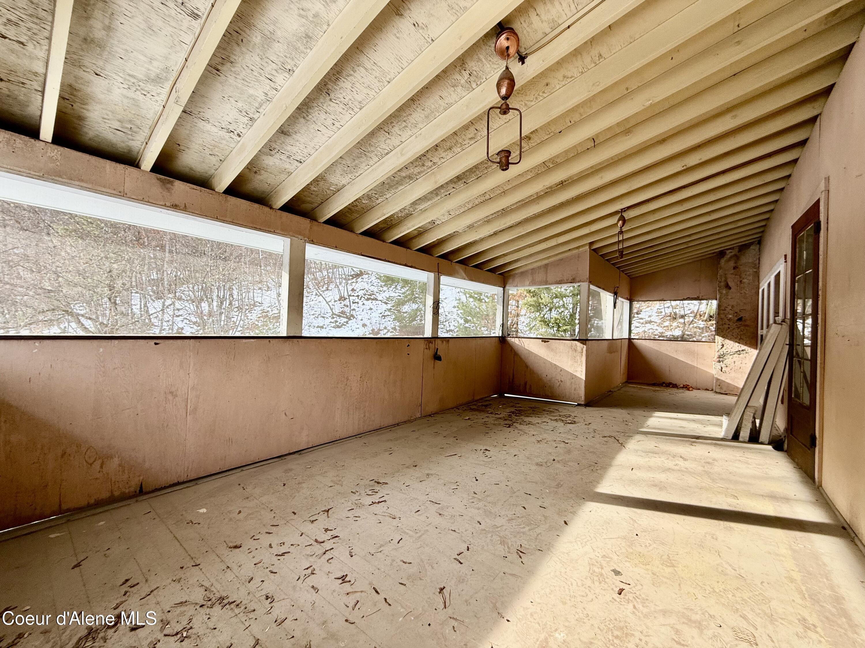 910 Main Street Wardner, ID 83837 - Photo 41 of 53 Second Floor Porch