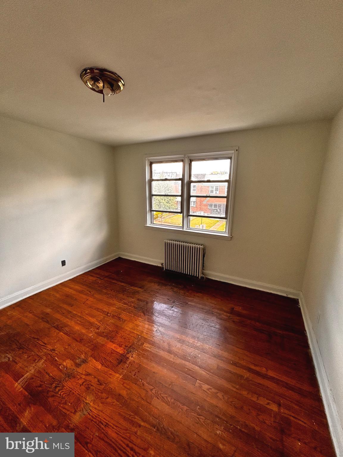 708 Wicklow Road Baltimore, MD 21229 - Photo 4 of 23 Mater Bedroom