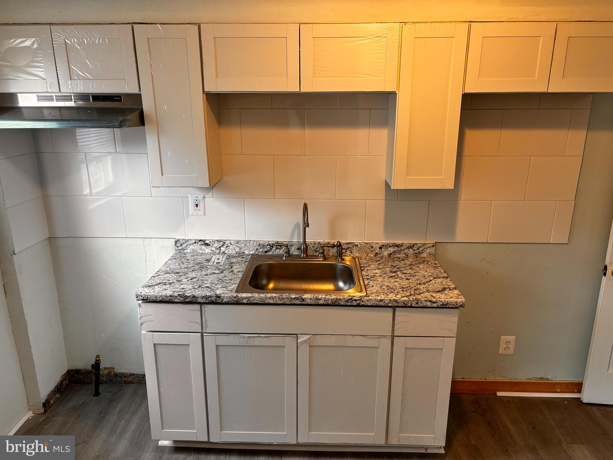 708 Wicklow Road Baltimore, MD 21229 - Photo 10 of 23