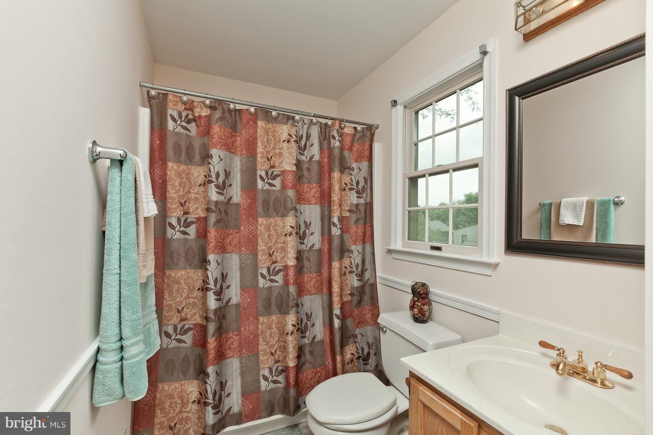 6608 Edgewood Road New Market, MD 21774 - Photo 14 of 26 Main level full bath