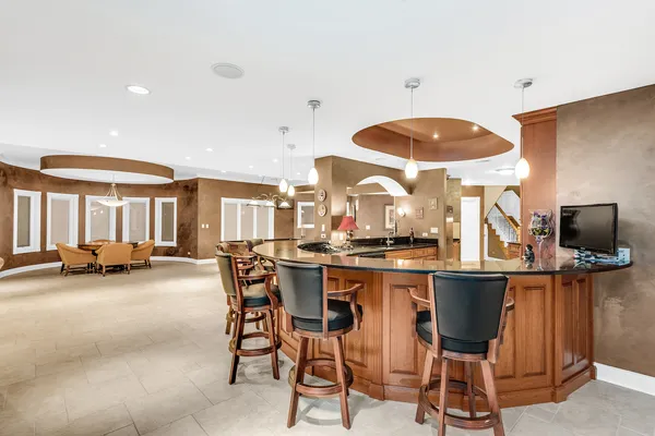 $2,500,000 | 147 Los Lagos Drive, Bloomingdale, IL 60108