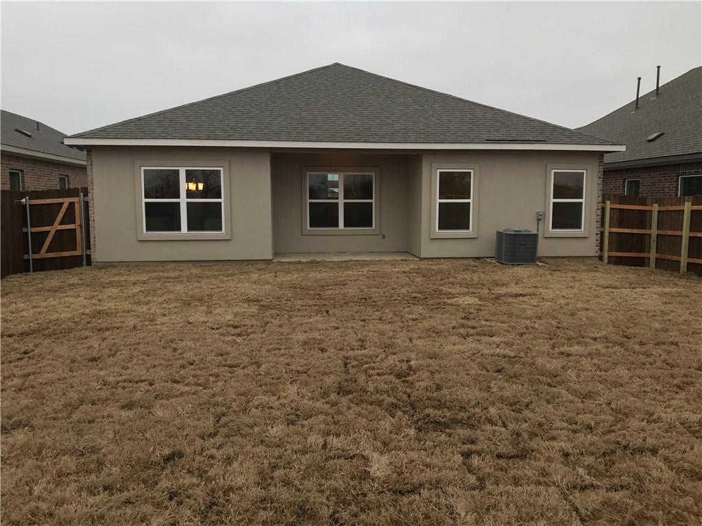 4313 Buffalo Ford Road Georgetown, TX 78628 - Photo 21 of 36 front view of a house with yard