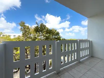 $1,700 | 919 Hillcrest Drive, Unit 511, Hollywood, FL 33021