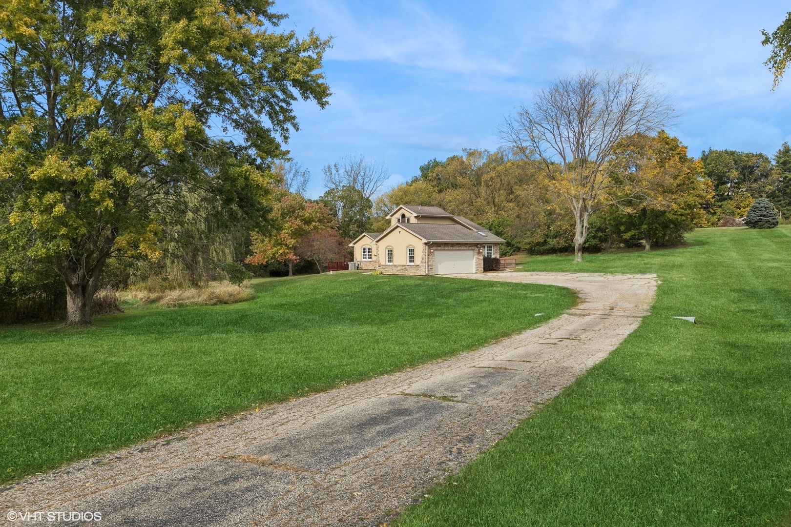 26181 North Anderson Road Wauconda, IL 60084 - Photo 2 of 27 Gallery Image 2