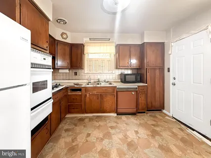 $375,000 | 6404 Summerhill Road, Temple Hills, MD 20748