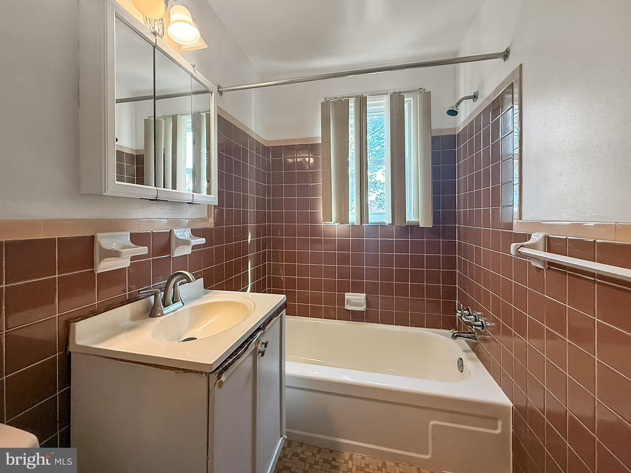 6404 Summerhill Road Temple Hills, MD 20748 - Photo 8 of 17