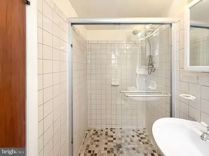 $375,000 | 6404 Summerhill Road, Temple Hills, MD 20748