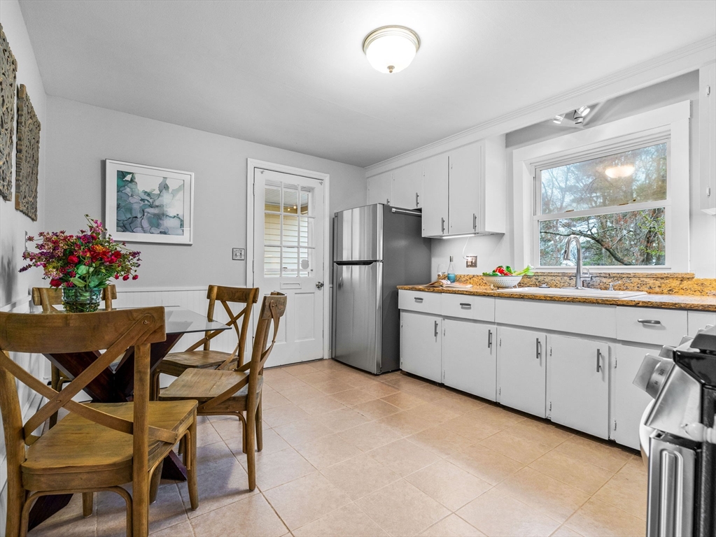 24 Ardmore Road Framingham, MA 01702 - Photo 14 of 42