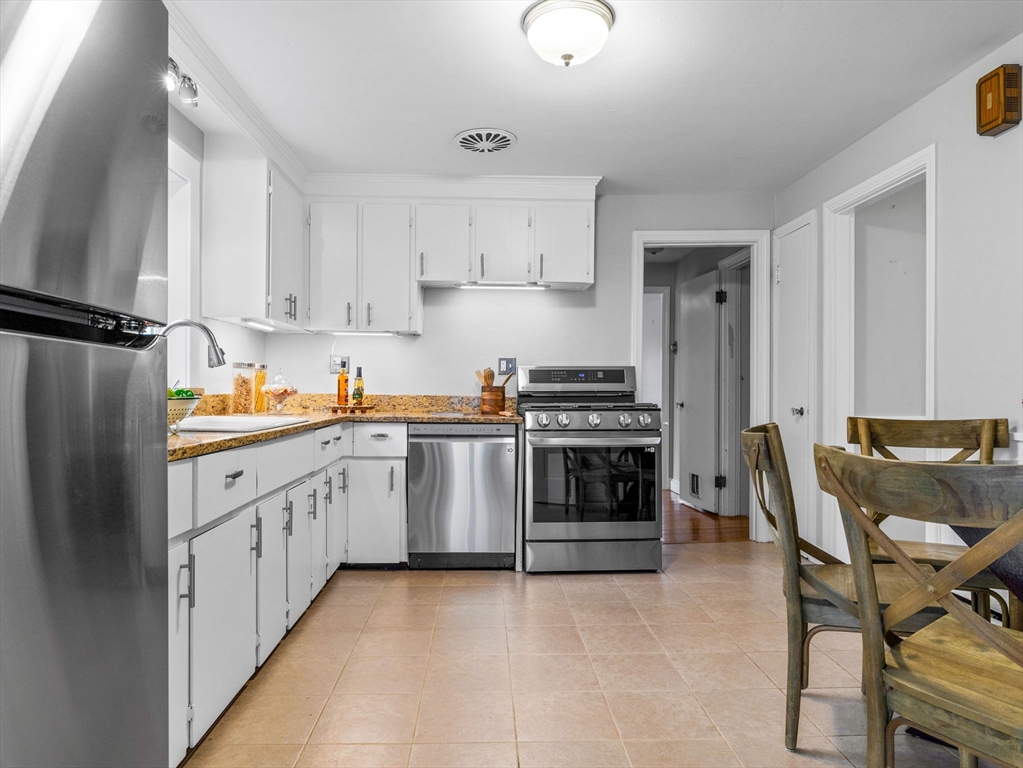 24 Ardmore Road Framingham, MA 01702 - Photo 16 of 42