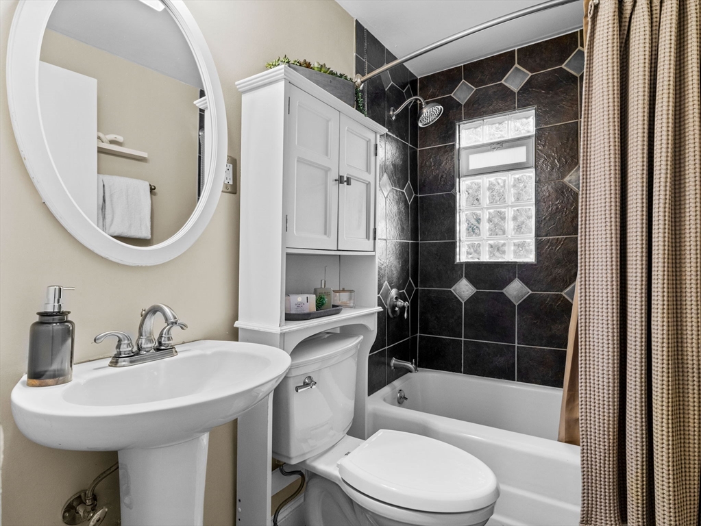 24 Ardmore Road Framingham, MA 01702 - Photo 25 of 42