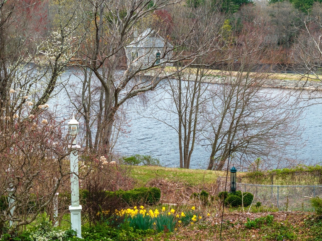 24 Ardmore Road Framingham, MA 01702 - Photo 29 of 42