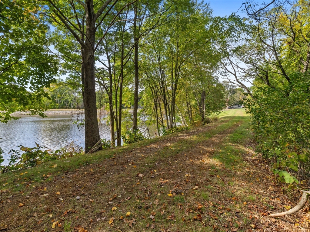 24 Ardmore Road Framingham, MA 01702 - Photo 40 of 42